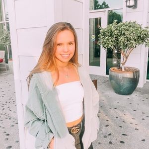 Meet your Posher, Mia